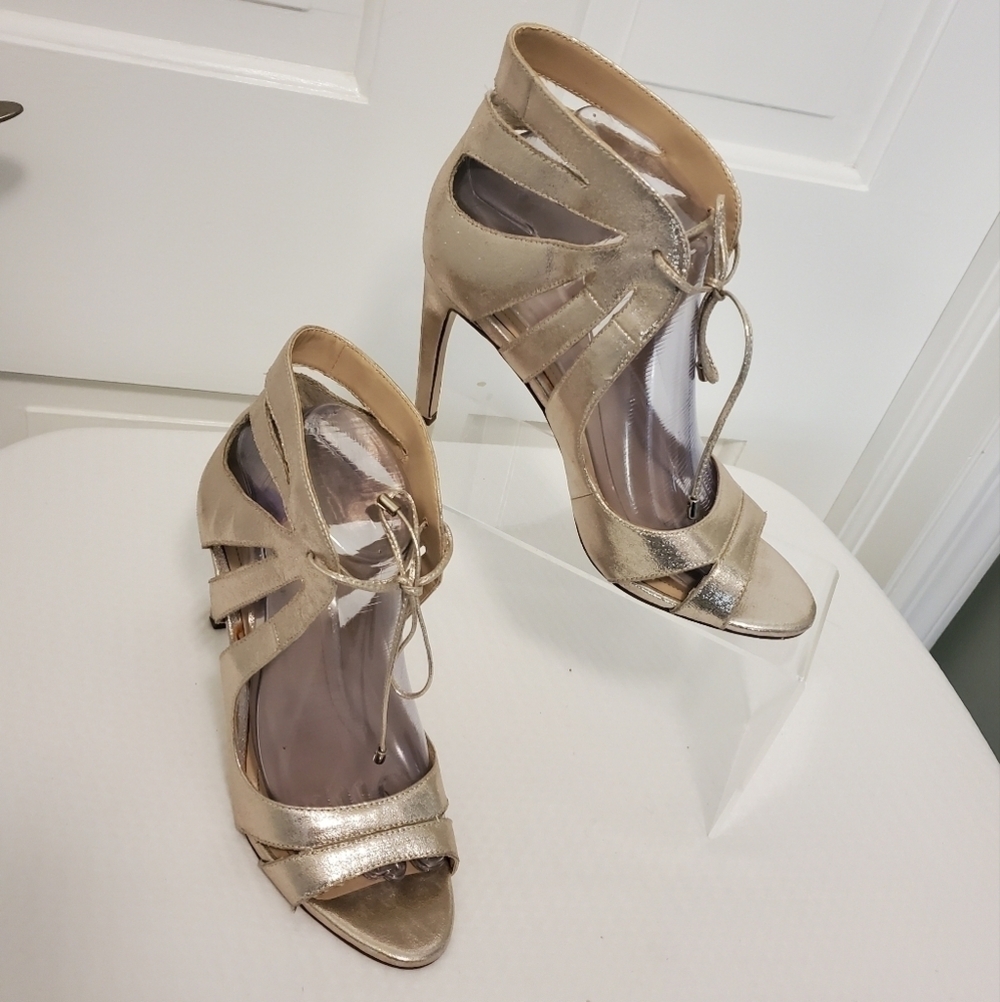 BCBGeneration "Chierra" Stilletos Size 8, Shimmery